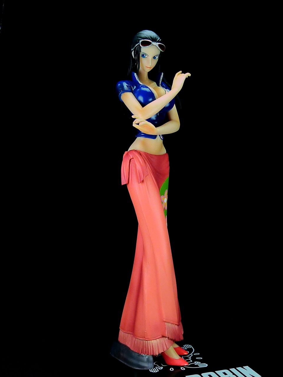 Figuarts ZERO ニコ・ロビン(新世界Ver.) Amazon.co.jp: TAMASHII NATIONS フィギュアーツZERO ニコ