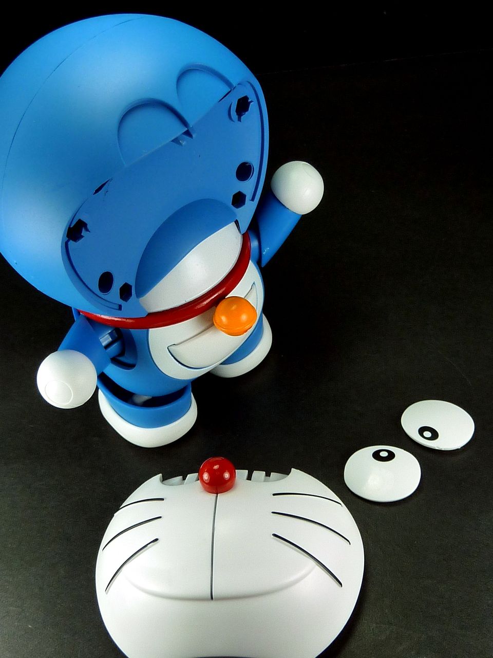 BANDAI ドラえもん THE ROBOT Amazon.co.jp: ドラえもん・ザ・ロボット DTR-01B : Toys & Games