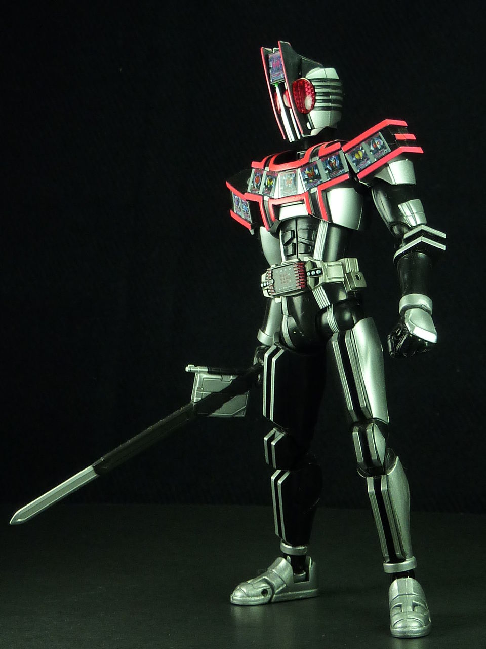 (未使用･未開封品)　S.H.フィギュアーツ 仮面ライダーディケイド コンプリートフォーム og8985z 抽選販売】S.H.Figuarts（真骨彫製法） 仮面ライダーディケイド