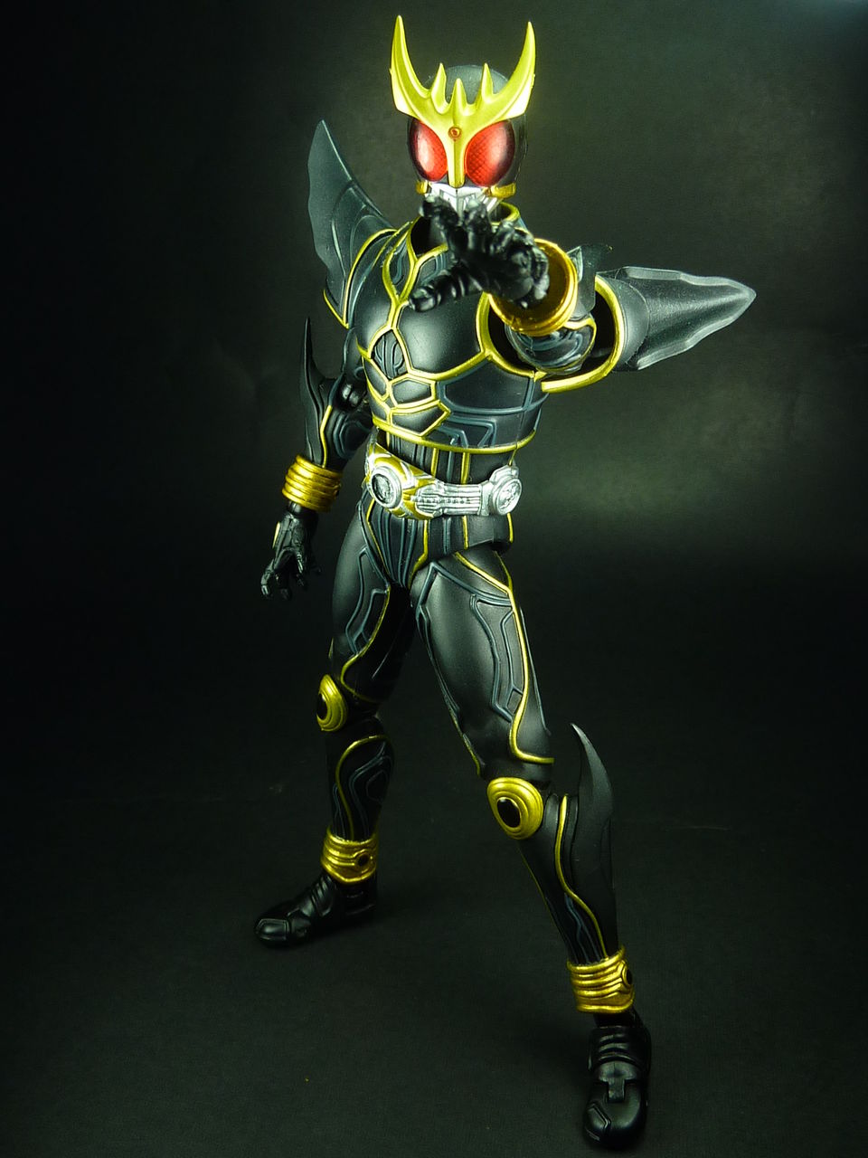 S.H.フィギュアーツ 仮面ライダークウガ アルティメットフォーム S.H.フィギュアーツ 仮面ライダークウガ アルティメットフォーム