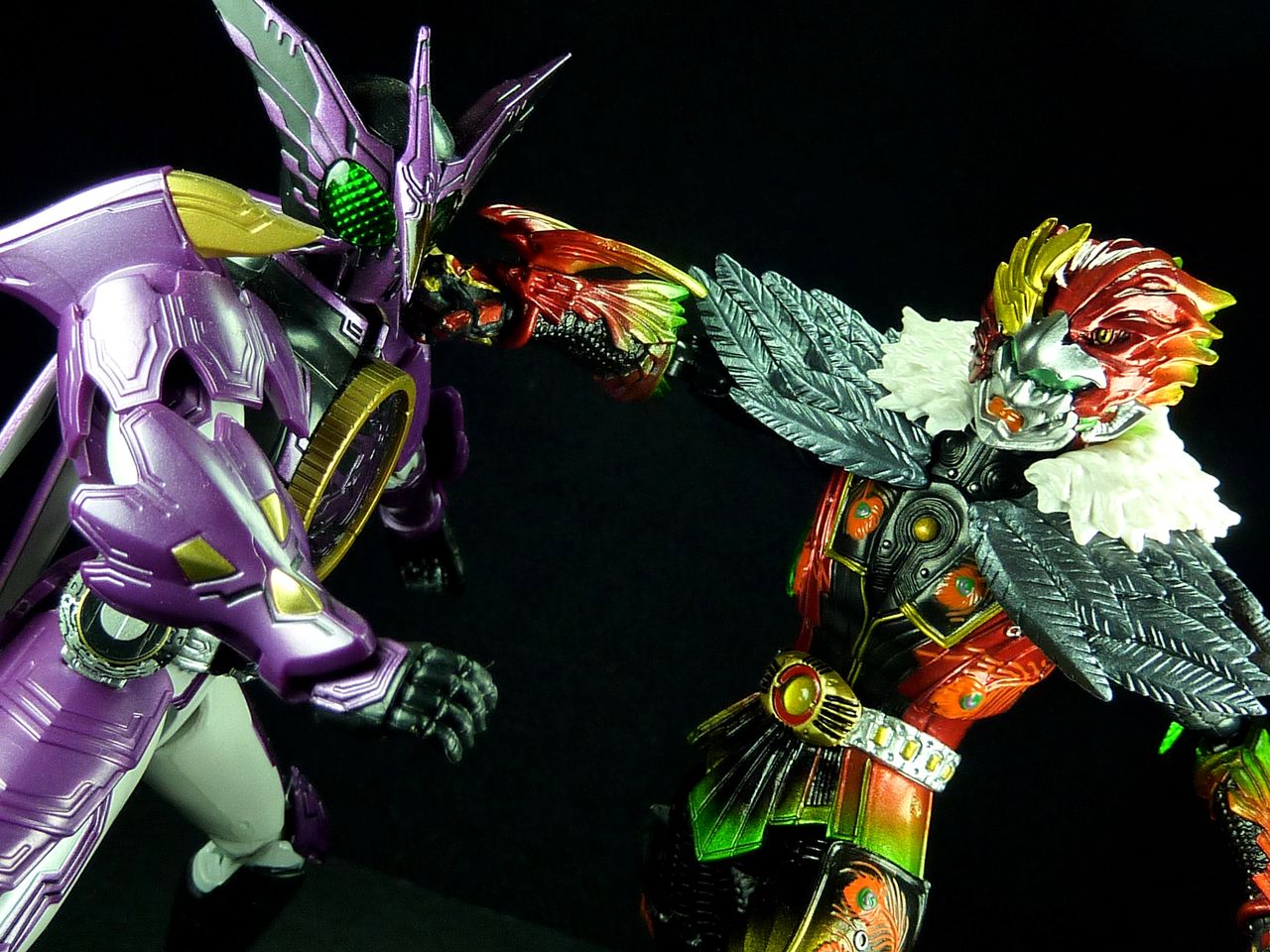 Amazon.co.jp: 仮面ライダーオーズ S.H.Figuarts 恐竜グリード