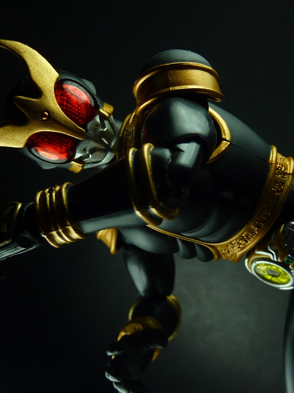 と*も様 仮面ライダークウガ アメイジングマイティ フィギュアーツ S.H.フィギュアーツ 仮面ライダークウガ アメイジングマイティ