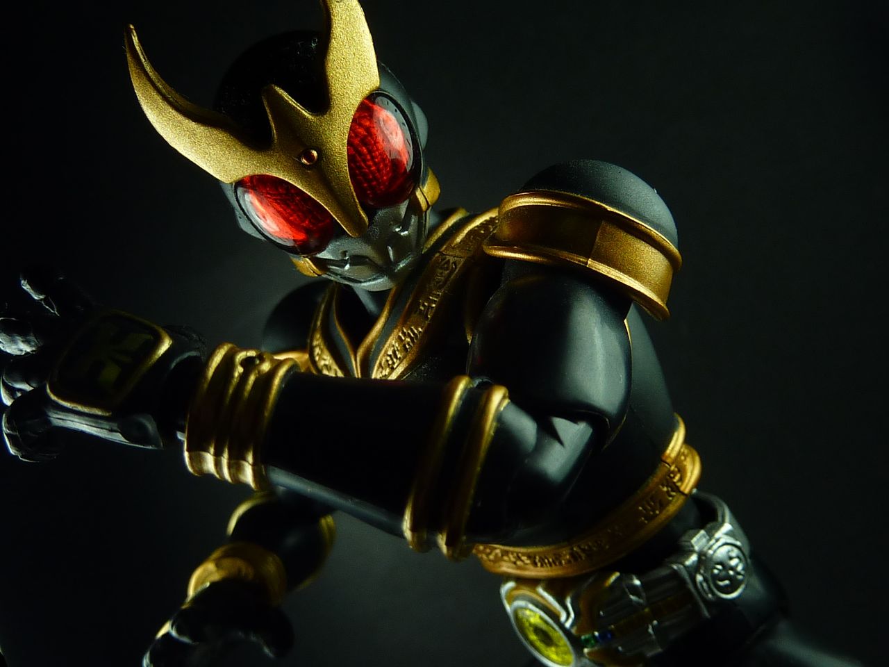 フィギュアーツ 仮面ライダークウガ アメイジングマイティ『仮面ライダークウガ』 S.H.フィギュアーツ 仮面ライダークウガ アメイジングマイティ