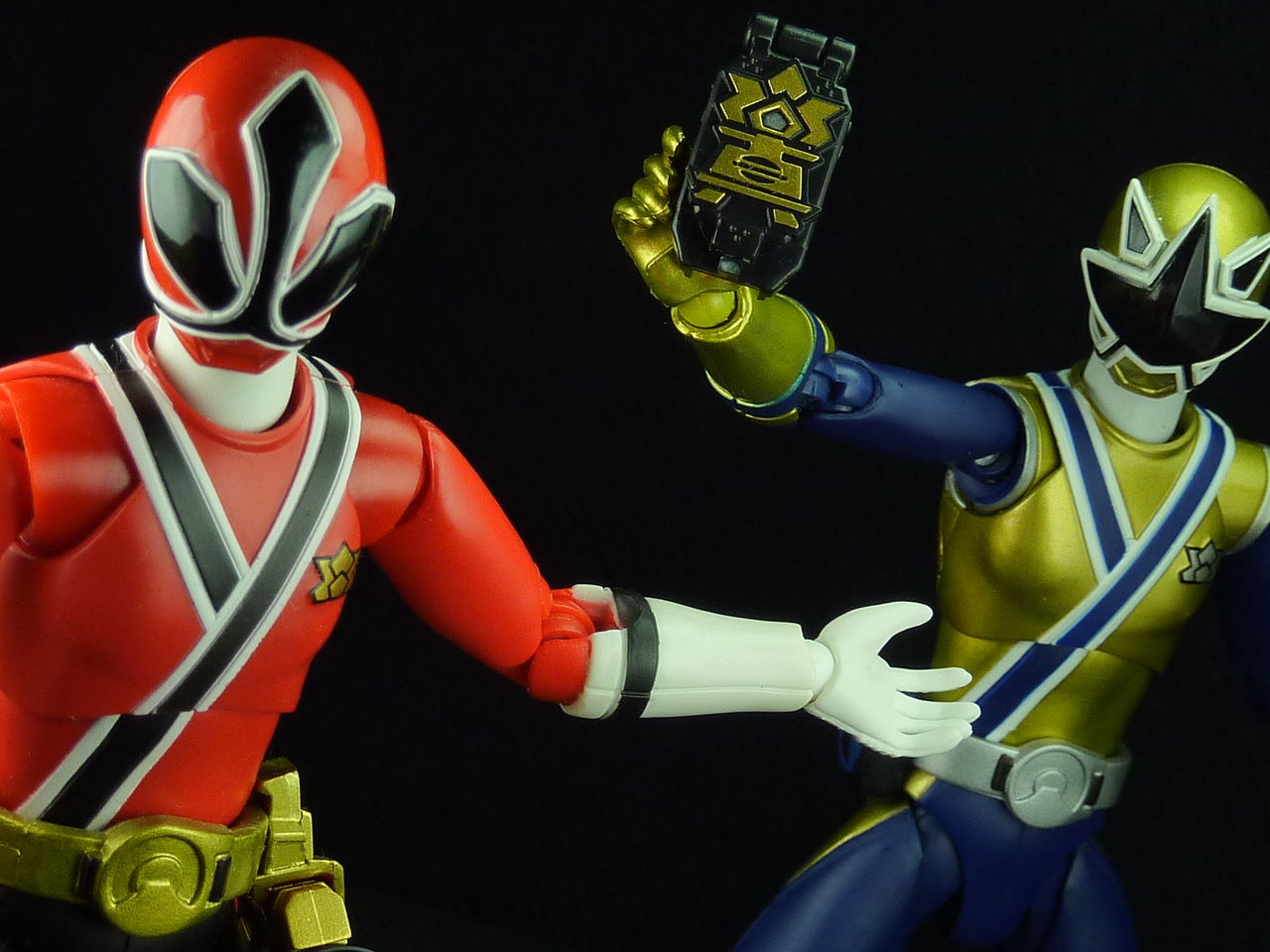 S．H．フィギュアーツ スーパーシンケンレッド レビュー : グレスケ