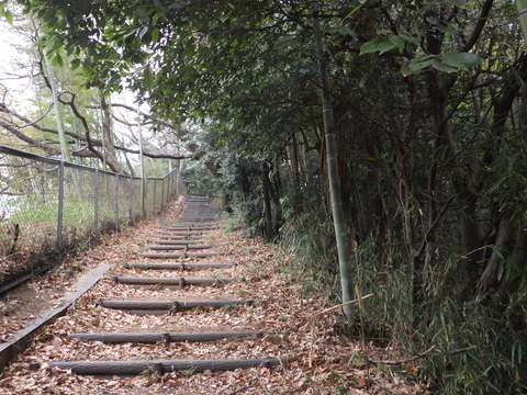 城址公園入口の坂