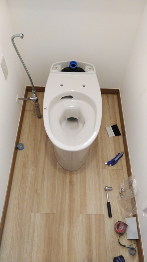 便器(下)を取付け