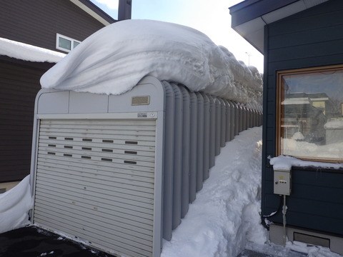 車庫の雪下ろし