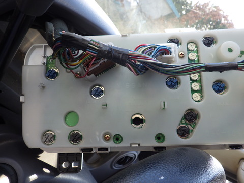 メーターBOX裏の小型電球類