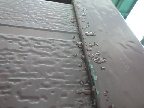 シリコンシーリング周りが水を弾いている!