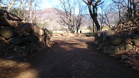 西曲輪入口、夫人や姫の館があったそう