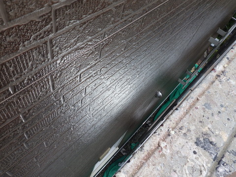 フラッシュ使用で光っていますクリヤー2回目完了