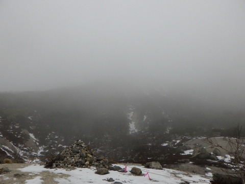 山頂方面の雲行きが怪しい・・・
