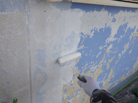 洗浄後に接着力の高いカチオンエポキシシーラーを塗装