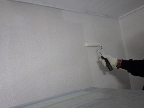 室内用塗料はほぼ無臭の水性塗料