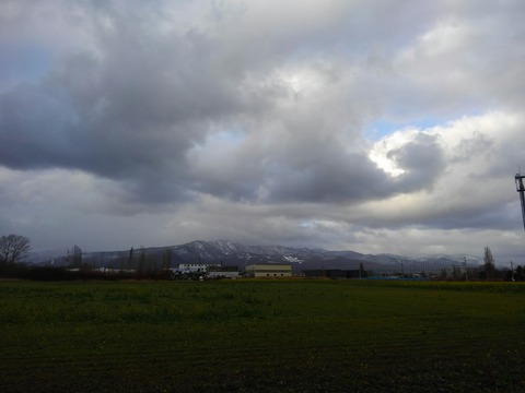 手稲山に雪が積もり始めた
