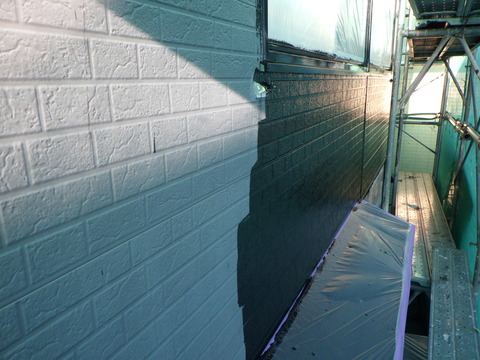 黒色サビ止めで下塗り