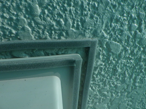 落雪が当たる場所なので強度が必要