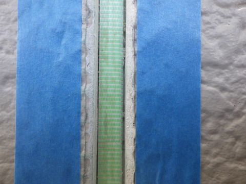 目地両サイドのシールもしっかり除去します