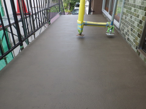 階段床、防水基材2回目完了