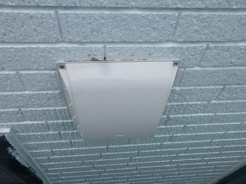 新しい換気口と交換