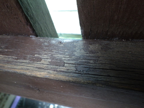 造膜型の剥離塗膜があるので注意が必要です