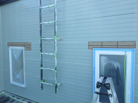 新しく近似サイディングを張付け