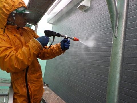 高圧水洗浄作業