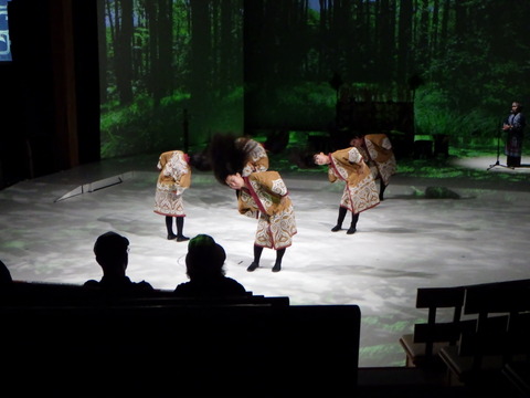 激しい踊りもありました