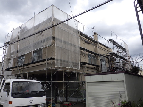 足場仮設作業中