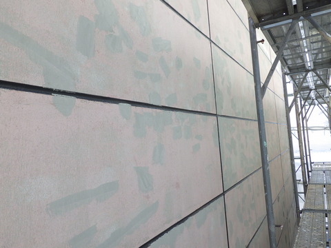 外壁目地、窓廻りシーリング施工完了