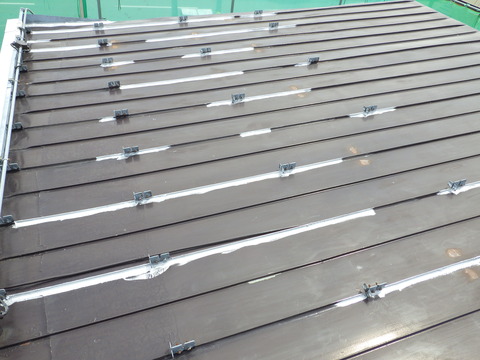 シリコンシーリングがたっぷり打ってある！