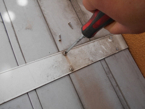 ビスはなめらせないよう注意