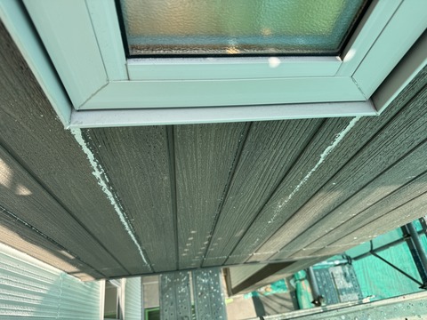 両窓下に劣化が集中しています