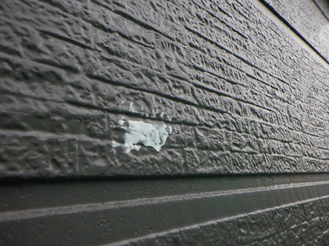 補修材で蓋をします