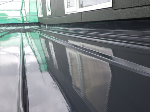 屋根塗装膜、厚みがありあります