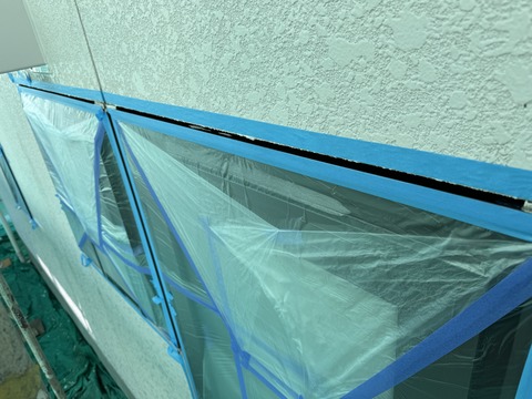 窓枠と外壁の隙間