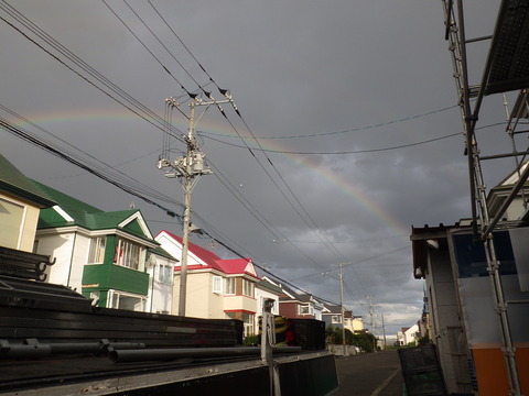 地震前日の夕方には虹が出ていた