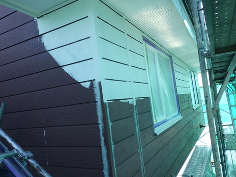 サビ発生個所は白色サビ止めで部分塗り