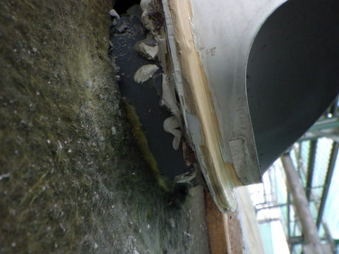 換気ダクトからの排気漏れ