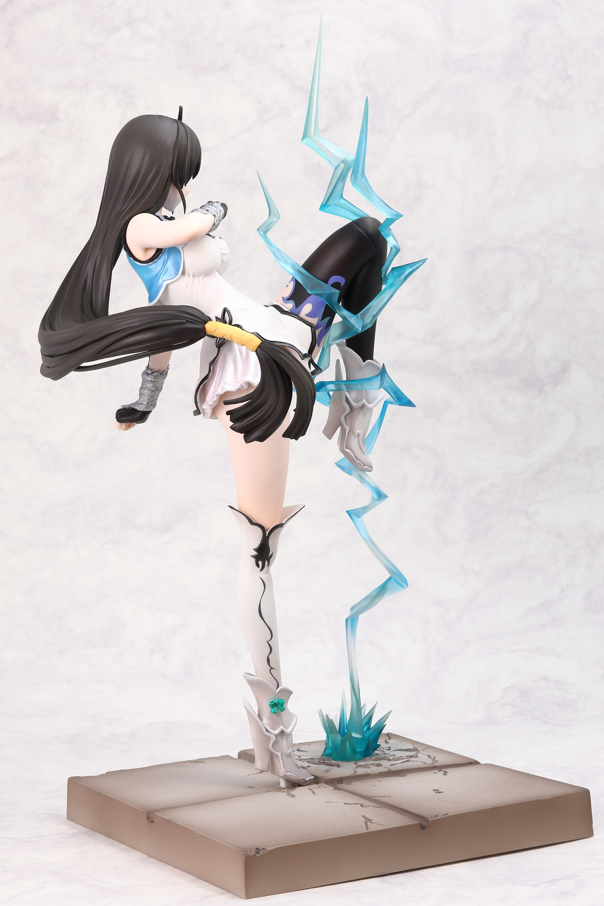 ブレードアークス from シャイニングEX 白き雷龍 パイロン ブレードアークス from シャイニングEX 白き雷龍 パイロン