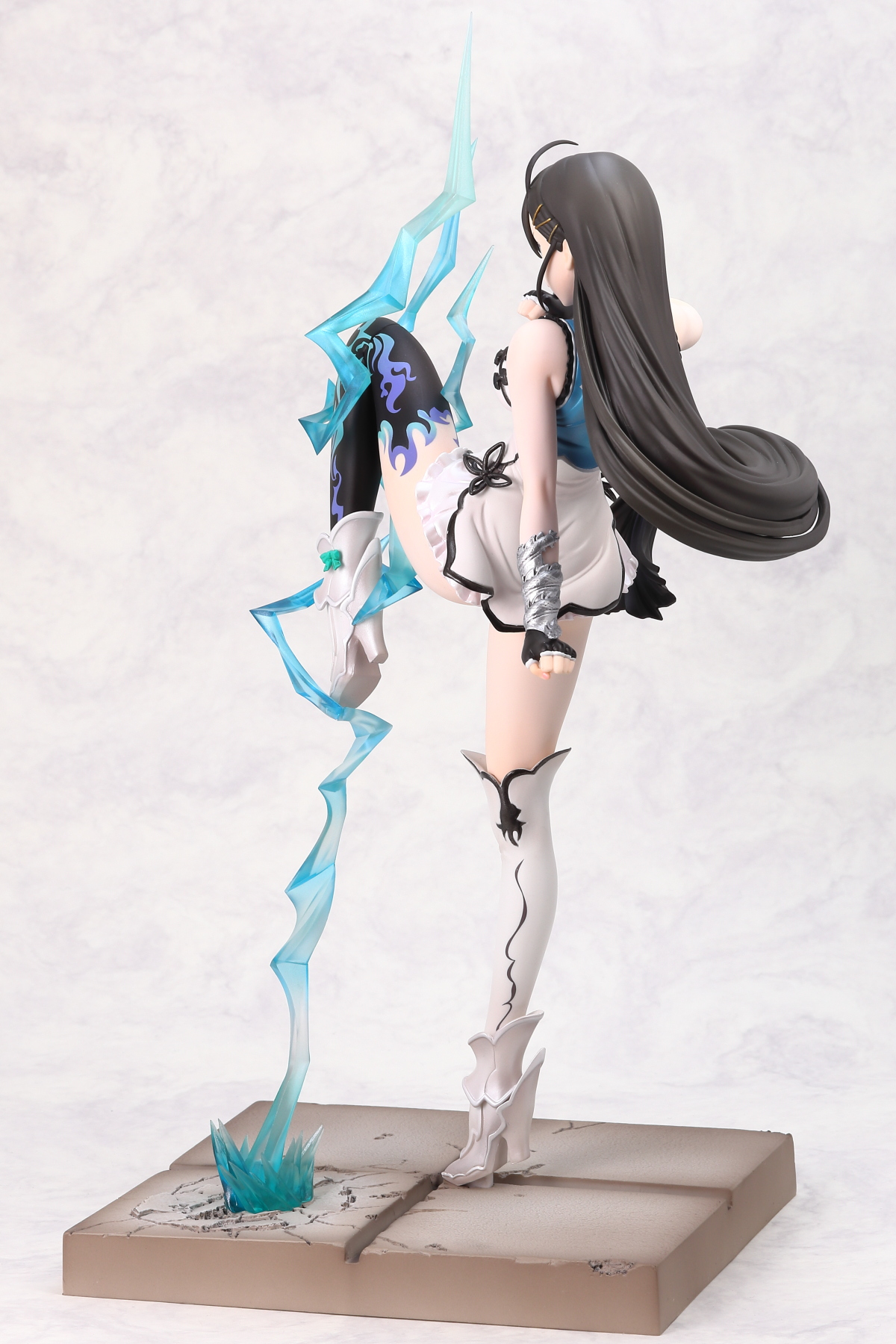 ブレードアークス from シャイニングEX 白き雷龍 パイロン ブレードアークス from シャイニングEX 白き雷龍 パイロン
