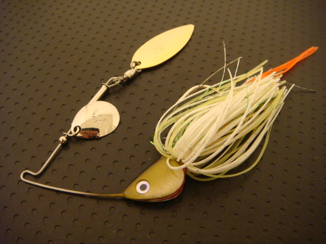 スピナーベイトはエラが命 Green Eyes Lure
