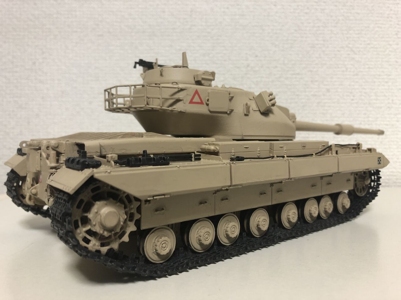 アミュージングホビー 1/35コンカラー完成 : 紫の倉庫(仮)