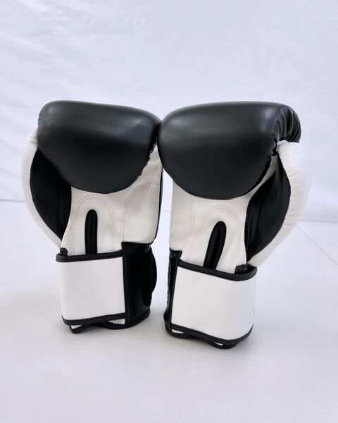 EE0C2A66-1A55-463B-81C4-50B9FF11A733