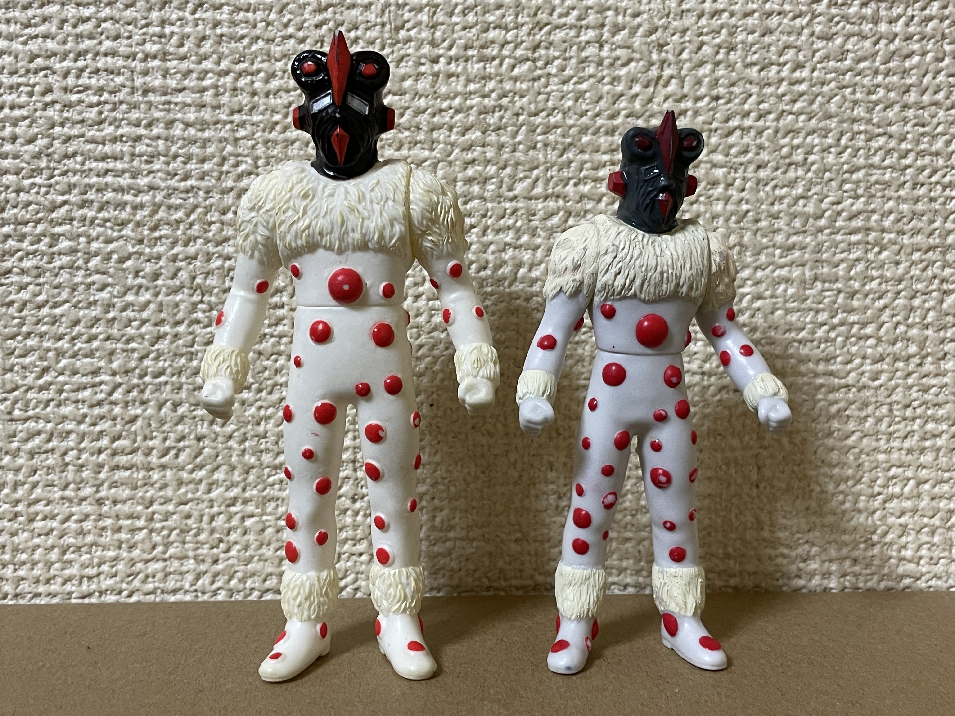 怪獣 ウルトラマン ソフビ 改造 リペイント ナックル星人 - メルカリ