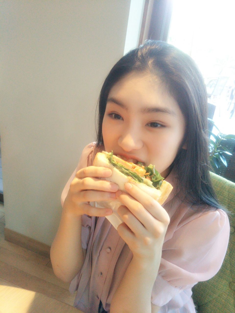 さくら学院 サンドイッチ食べるのに必死なめぐ ㅁ Youtubeまとめニュース さくら学院 サンドイッチ食べるのに必死なめぐ ㅁ Youtubeまとめニュース