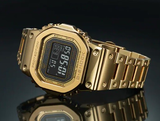 有吉弘行さん、フルメタルG-SHOCKのゴールドモデル「GMW-B5000GD-9JF