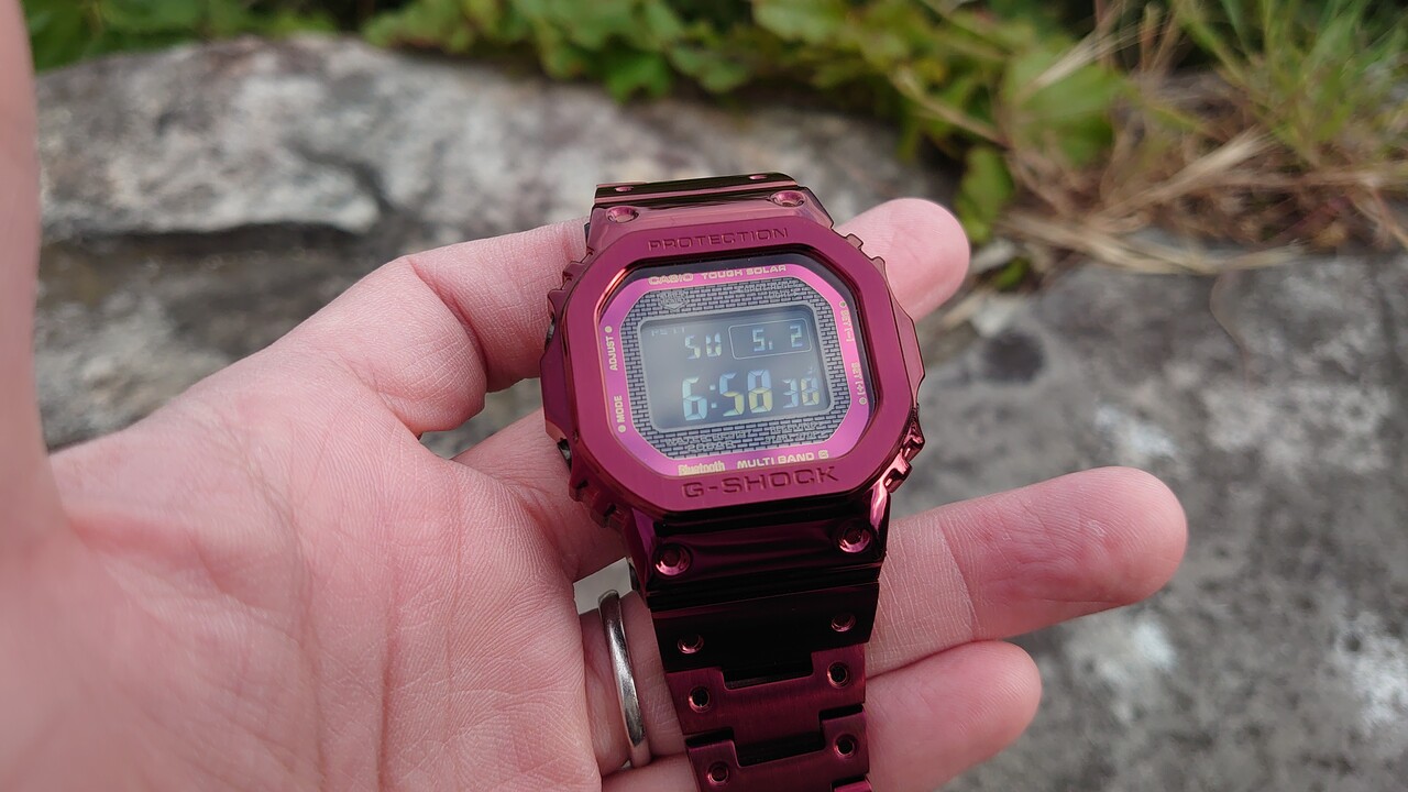 比較レビュー「GMW-B5000-1 × GMW-B5000RD-4」後半 スポーティか