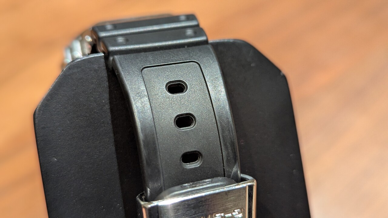 修理完了〉「GMW-B5000-1JF」の故障は、ただの電池交換ではなかった