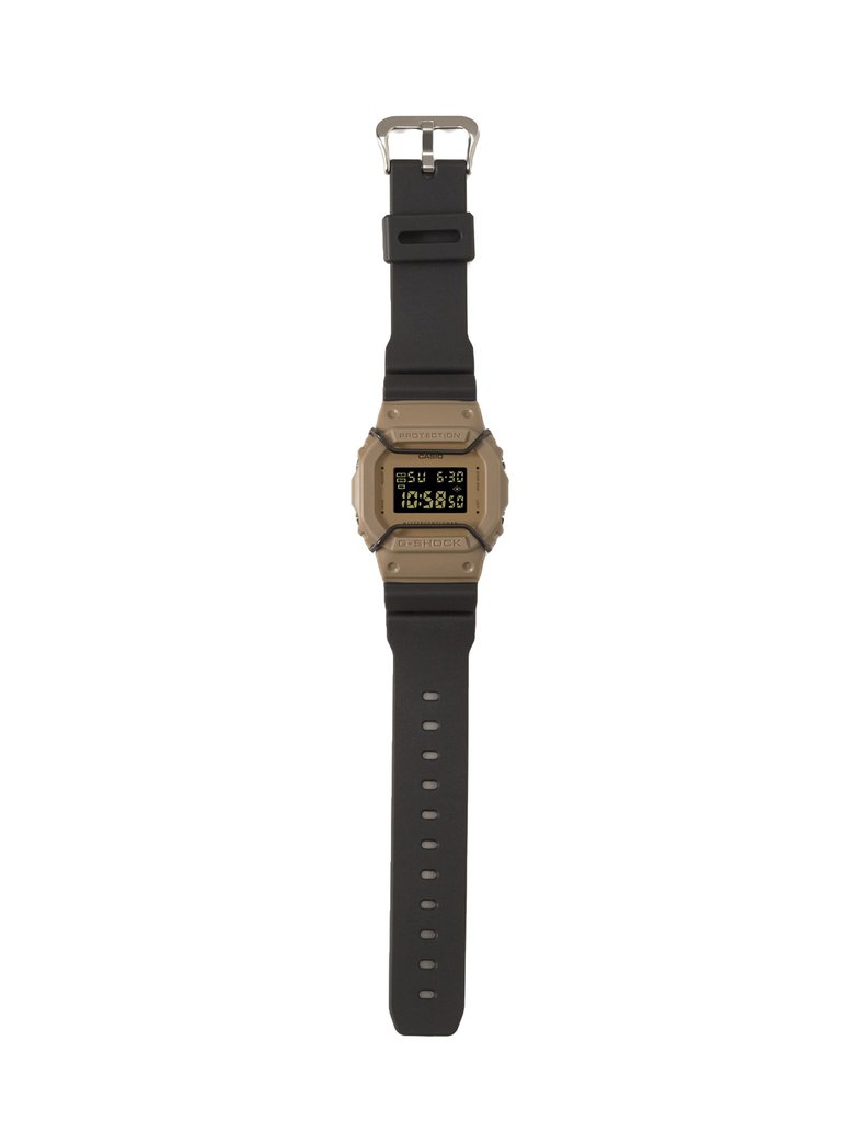 MISTERGENTLEMAN × G-SHOCK「DW-5600E」。プロテクター付きベージュ